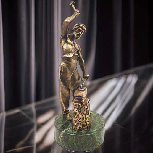 Бронзовая статуэтка Кузнец (большой) купить с доставкой Бронзовая статуэтка Кузнец (большой)