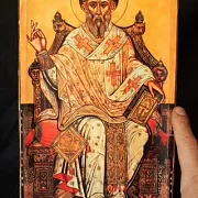 Икона "Спиридон Тримифунтский на троне" — необычный подарок — фотография 1