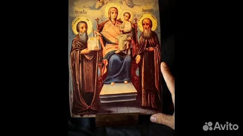 Икона Богоматери "Домостроительница" +подставка — красивый подарок