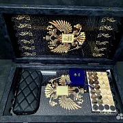 Подарочные нарды под стеклом «Золотой Герб России» — фотография 4