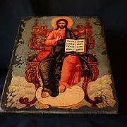 Икона деревянная "Спас-Вседержитель на троне" — необычный подарок — фотография 8