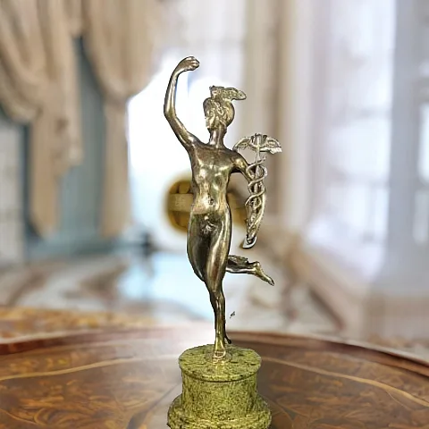 На память: Статуэтка «Меркурий» на подставке из змеевика