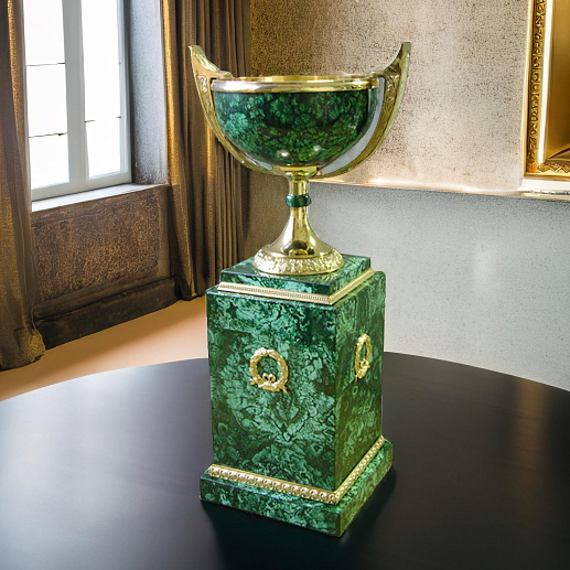 Декоративная ваза для интерьера